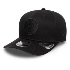 New Era czapka z daszkiem Cap Paris Saint-Germain czarna. Czarne czapki z daszkiem damskie PSG, bez wzorów. Za 179.00 zł.