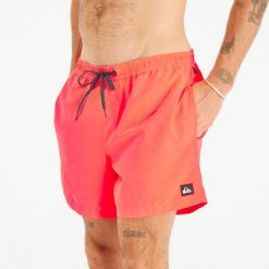 Spodenki surfingowe męskie Quiksilver Volley krótkie. Brązowe kąpielówki męskie Quiksilver, m, bez wzorów, z poliesteru. W wyprzedaży za 99.99 zł.