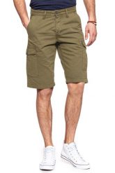 KRÓTKIE SPODENKI WRANGLER CARGO SHORT DUFFLEBAG GREEN W15DVD15U 112126799. Zielone szorty męskie Wrangler, z bawełny, bez kołnierzyka. Za 159.99 zł.