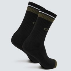 Skarpetki turystyczne długie unisex Oakley Essential Socks 3 pary. Czarne skarpetki męskie Oakley, bez wzorów. Za 58.99 zł.