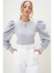 Trend Alaçatı Stili Bluzka w kolorze szarym rozmiar: L. Szare bluzki damskie Trend Alaçatı Stili, l, bez wzorów, bez kołnierzyka, bez ramiączek. Za 47.94 zł.