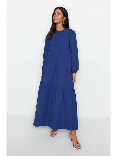 Trendyol Sukienka w kolorze niebieskim rozmiar: 44. Niebieskie sukienki damskie Trendyol, bez wzorów, z bawełny, bez kołnierzyka, bez ramiączek, maxi. Za 90.45 zł.