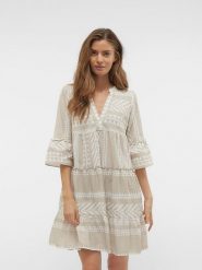 Vero Moda Sukienka w kolorze biało-beżowym rozmiar: XS. Białe sukienki damskie Vero Moda, xs, bez wzorów, z bawełny, bez kołnierzyka, bez ramiączek, mini. Za 118.28 zł.