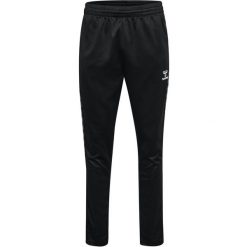 Spodnie dresowe Hummel Authentic. Czarne szorty męskie HUMMEL, bez wzorów, z dresówki, sportowe. Za 191.00 zł.