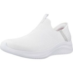 Tenisówki Skechers Model Slip-ins Ultra Flex 3.0 Cozy Streak Kolor Biały. Białe trampki i tenisówki damskie Skechers, bez wzorów, z materiału. Za 535.00 zł.