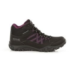 Buty trekkingowe damskie Edgepoint WP Regatta wodoodporne. Brązowe obuwie trekkingowe damskie Regatta. W wyprzedaży za 279.99 zł.