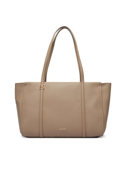 Calvin Klein Torebka Emblem Hw Pebble Tote LV04F3424G Beżowy. Brązowe torebki klasyczne damskie CALVIN KLEIN, bez wzorów, ze skóry, bez dodatków. Za 649.99 zł.