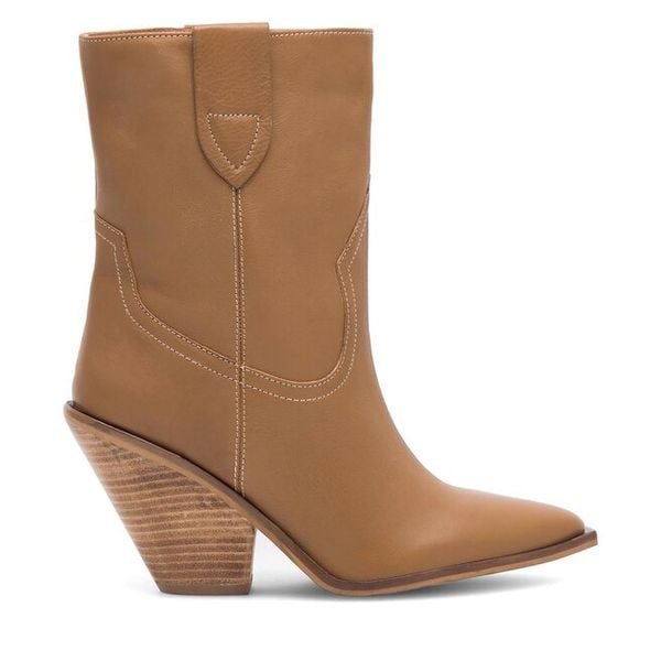 Botki Badura. Czarne botki damskie Badura, bez obcasa, na płaskiej podeszwie, bez zapięcia. Za 459.99 zł.