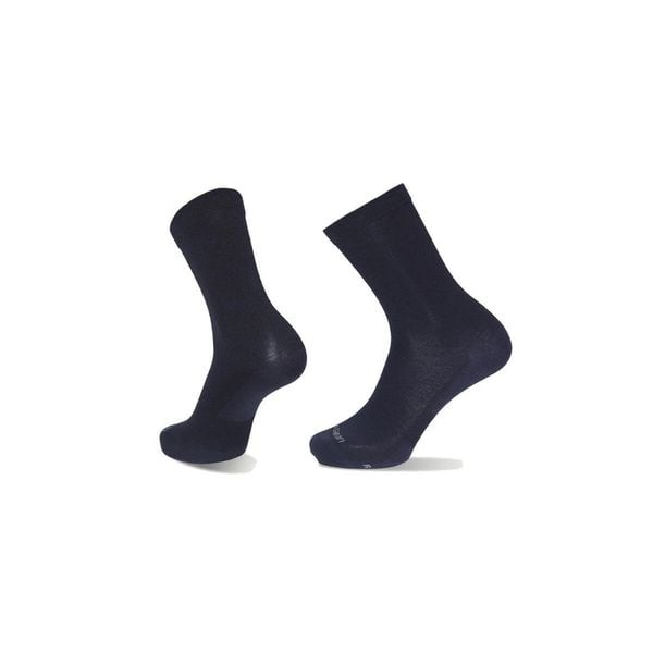 Skarpety trekkingowe Ultralight Crew NGEV01. Czarne skarpetki damskie NA GIEAN, bez wzorów, z wełny. Za 49.99 zł.