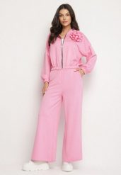Różowy Komplet Dresowy z Wiskozą Szerokie Spodnie i Bluza ze Stójką i Broszką Redasena. Czerwone bluzy bez kaptura damskie Born2be, bez wzorów, z dresówki, sportowe. Za 179.99 zł.