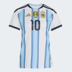 Koszulka domowa Argentyna 26 Messi. Białe bluzki damskie Adidas, bez wzorów, sportowe, bez kołnierzyka, bez ramiączek. Za 529.00 zł.
