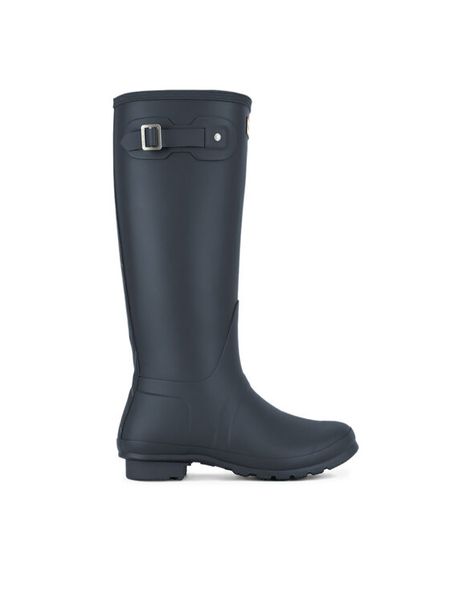 Hunter Kalosze HFRW0005242 Granatowy. Niebieskie kalosze damskie Hunter, bez wzorów, z kauczuku. Za 419.99 zł.