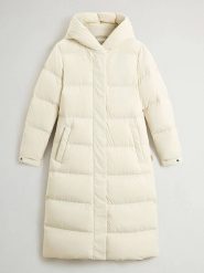 Woolrich Płaszcz puchowy "Cloud Madison" w kolorze kremowym rozmiar: S. Brązowe płaszcze damskie Woolrich, s, bez wzorów, z puchu. Za 2,545.59 zł.