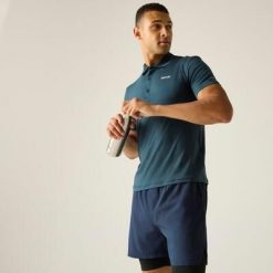 Męska koszulka polo Maverik ze stretchem. Niebieskie koszulki polo męskie Regatta, l, bez wzorów, z dzianiny, bez ramiączek. Za 89.99 zł.