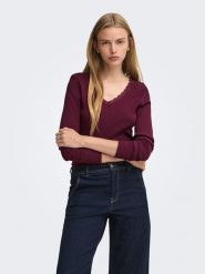 ONLY Koszulka w kolorze bordowym rozmiar: XS. Czerwone bluzki damskie Only, xs, bez wzorów, z koronki, bez kołnierzyka, bez ramiączek. Za 64.95 zł.