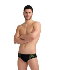 Kąpielówki męskie Arena Swim Briefs Graphic Training Swimsuit 90. Czarne kąpielówki męskie Arena, m, bez wzorów, z materiału, na fitness i siłownię. Za 49.99 zł.