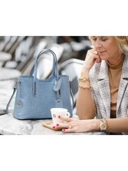 Lia Biassoni Skórzana torebka "Acco" w kolorze niebieskim - 32 x 22 x 12 cm rozmiar: onesize. Niebieskie torebki klasyczne damskie Lia Biassoni, bez wzorów, z materiału, bez dodatków. Za 304.99 zł.