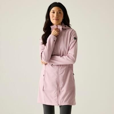 Damska kurtka softshell Carisbrooke z długim rękawem i kapturem, wodoodporna. Zielone kurtki damskie Regatta, m, bez wzorów, z materiału, z kapturem. Za 239.99 zł.