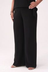 Eleganckie czarne spodnie Rosa z poszerzoną nogawką PLUS SIZE XXL OVERSIZE. Czarne spodnie materiałowe damskie Moda Size Plus Iwanek, bez wzorów, z elastanu, eleganckie, z podwyższonym stanem, plus size. Za 249.90 zł.