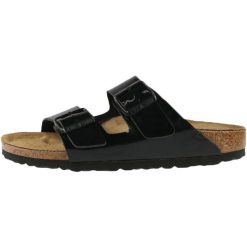 Klapki damskie Birkenstock Arizona Patent. Czarne klapki damskie Birkenstock, bez wzorów, z materiału, bez obcasa. Za 639.00 zł.