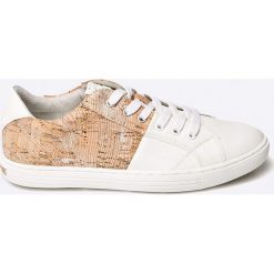 Marco Tozzi - Buty. Białe buty sportowe na co dzień damskie Marco Tozzi, bez wzorów, z materiału. W wyprzedaży za 59.90 zł.
