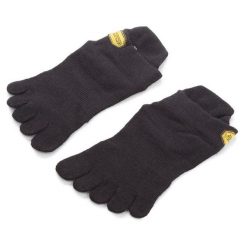 Skarpety krótkie Vibram Fivefingers. Czarne skarpetki damskie Vibram Fivefingers, bez wzorów. Za 59.99 zł.