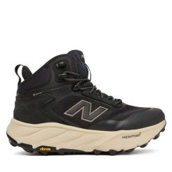 Buty do biegania New Balance. Czarne obuwie do biegania damskie New Balance. Za 929.99 zł.