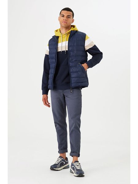 Garcia Kamizelka pikowana w kolorze granatowym rozmiar: L. Niebieskie kamizelki męskie Garcia, l. Za 126.45 zł.