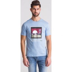Niebieski t-shirt męski z wielokolorowym nadrukiem. Niebieskie t-shirty męskie TRUSSARDI JEANS, l, bez wzorów, z bawełny, bez kołnierzyka. Za 127.60 zł.