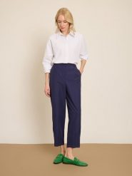 BGN Spodnie w kolorze granatowym rozmiar: 34. Niebieskie spodnie materiałowe damskie BGN, bez wzorów, z materiału. Za 108.99 zł.