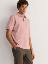 Koszulka polo boxy - różowy. Czerwone koszulki polo męskie Reserved, l, bez wzorów, z bawełny, bez ramiączek. W wyprzedaży za 49.99 zł.