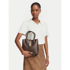 Torebka Furla. Brązowe torebki klasyczne damskie Furla, bez wzorów, bez dodatków. Za 1,439.00 zł.