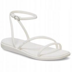 Sandały dla Kobiet Crocs Miami Ankle Strap Sandal. Białe sandały damskie Crocs, bez wzorów, z materiału, bez obcasa, na obcasie. Za 199.99 zł.