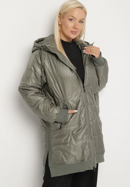 Zielona Kurtka z Pikowanymi Przeszyciami i Kapturem Zarimelia. Zielone kurtki damskie Born2be, plus size, bez wzorów, z jeansu. Za 169.99 zł.