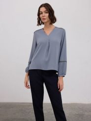 BGN Bluzka w kolorze antracytowym rozmiar: 38. Czarne bluzki damskie BGN, bez wzorów, bez kołnierzyka, bez ramiączek. Za 109.78 zł.