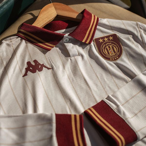 Koszulka z długimi rękawami ES Tunis 2026. Brązowe t-shirty sportowe męskie Kappa, m, z materiału, bez ramiączek, do piłki nożnej. Za 454.50 zł.