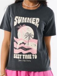 Bawełniana koszulka z nadrukiem wakacyjnym SUMMER - szary. Szare t-shirty damskie Sinsay, l, bez wzorów, z bawełny, bez kołnierzyka. W wyprzedaży za 19.99 zł.