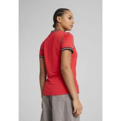 Damska koszulka domowa drużyny kobiet Portugalia 2025 PUMA. Czerwone bluzki damskie Puma, m, bez wzorów, sportowe, bez kołnierzyka, bez ramiączek. Za 419.00 zł.