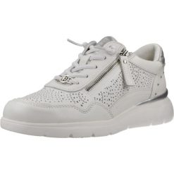 Buty CARMELA 163096C Biały. Białe obuwie trekkingowe damskie Carmela. Za 401.70 zł.