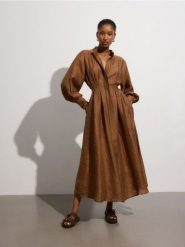 Sukienka maxi z dodatkiem lnu - ciemnobrązowy. Brązowe sukienki damskie Reserved, na co dzień, l, bez wzorów, z lyocellu, bez kołnierzyka, bez ramiączek, maxi, proste. W wyprzedaży za 179.99 zł.