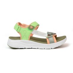 Sandały turystyczne TRAPANI – zapięcie na podwójny rzep, podeszwa EVA i komfort. Zielone sandały damskie IZAS, bez wzorów, bez obcasa. Za 226.04 zł.