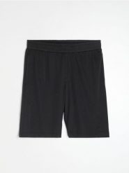Szorty basic - czarny. Czarne szorty męskie Sinsay, bez wzorów. Za 19.99 zł.