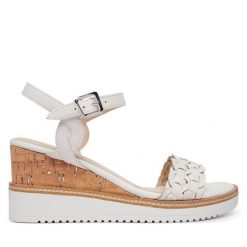 Sandały Tamaris. Białe sandały damskie Tamaris, bez wzorów, bez obcasa, na koturnie. Za 409.99 zł.
