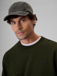 4F Czapka z daszkiem strapback męska - czarna S/M (58cm). Czarne czapki męskie 4f, bez wzorów, z bawełny, klasyczne. Za 69.99 zł.