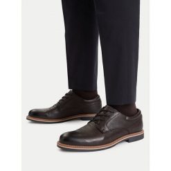 Półbuty Lasocki. Brązowe półbuty męskie Lasocki, bez zapięcia. Za 249.99 zł.