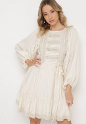 Jasnobeżowa Sukienka Boho z Ażurową Górą i Bufiastymi Rękawkami Delankia. Brązowe sukienki damskie Born2be, na wiosnę, l, z aplikacjami, boho, bez kołnierzyka, bez ramiączek, mini. W wyprzedaży za 151.99 zł.