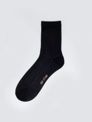 Skarpety damskie ażurowe z wizkozy czarne Holy 906. Czarne skarpetki damskie Big Star, w ażurowe wzory, z materiału. Za 19.99 zł.