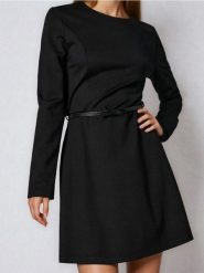 Sukienka midi z paskiem - czarny. Czarne sukienki damskie Sinsay, l, bez wzorów, bez kołnierzyka, bez ramiączek, midi. Za 49.99 zł.