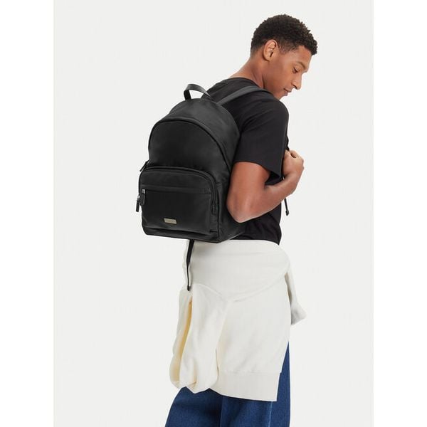 Plecak Calvin Klein. Czarne plecaki męskie CALVIN KLEIN, bez wzorów. Za 326.99 zł.