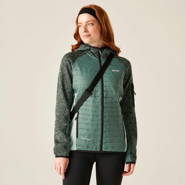 Kurtka damska hybrydowa Newhill. Niebieskie kurtki damskie Regatta, bez wzorów, z dzianiny, bez kaptura. Za 129.99 zł.